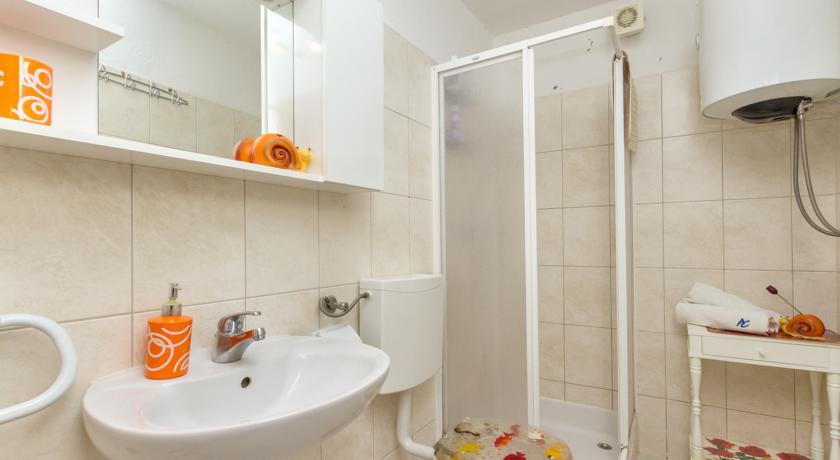Apartment Old Stone House Локва-Рогозница Номер фото